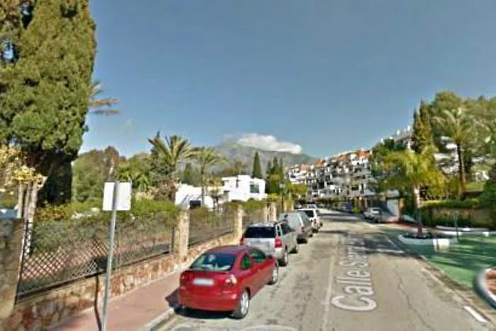 马贝拉钱八套房公寓 公寓 *